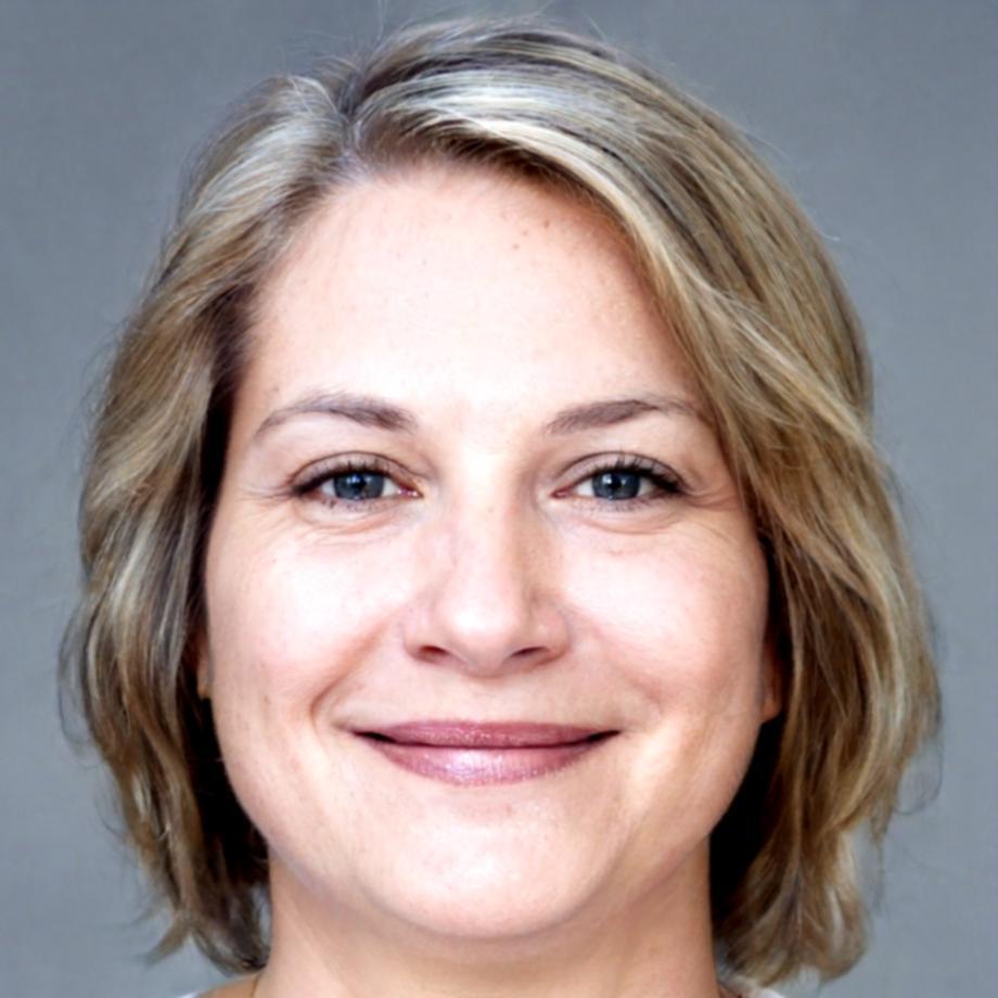Portret profesional Elena Petrescu